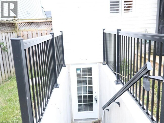 Photo du bâtiment - 116 Blackburn Dr