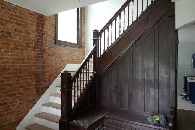 Entry foyer - 875 Lexington Ave