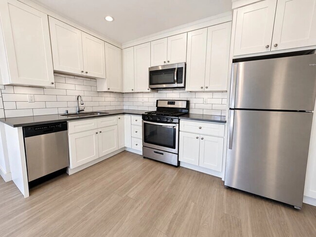 Foto del edificio - 6136 Fulton Ave