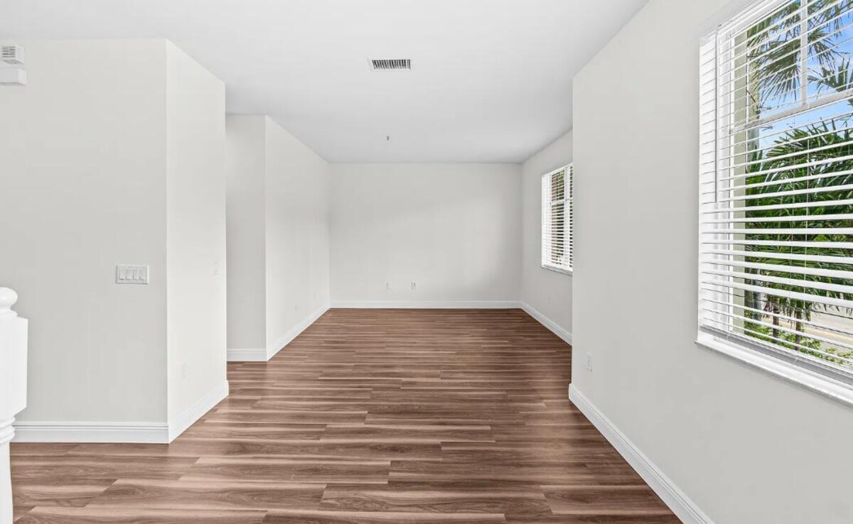 Foto del edificio - 536 NW 39th Cir