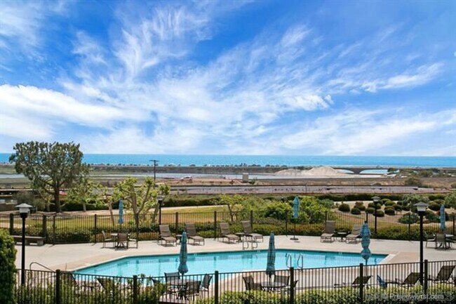 Foto del edificio - 2249 Del Mar Scenic Pkwy