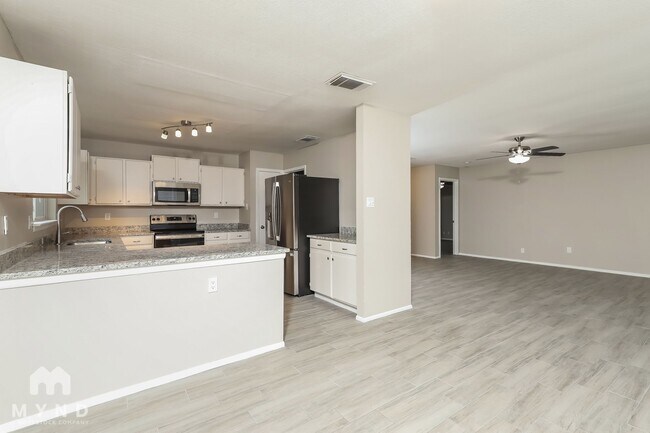 Foto del edificio - 8306 Pine Meadow Dr