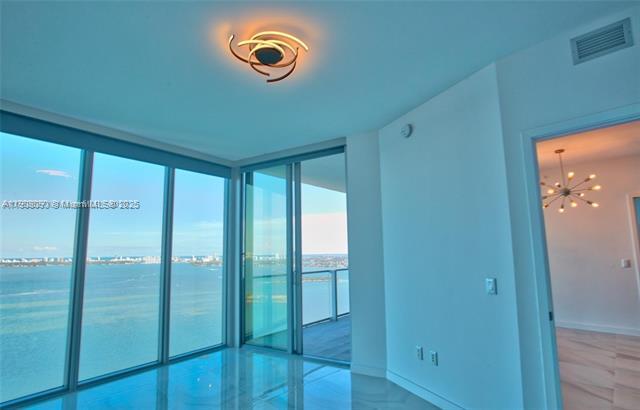 Foto del edificio - Biscayne Beach condo