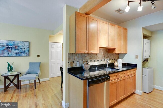 Building Photo - 1302 Childress St NE