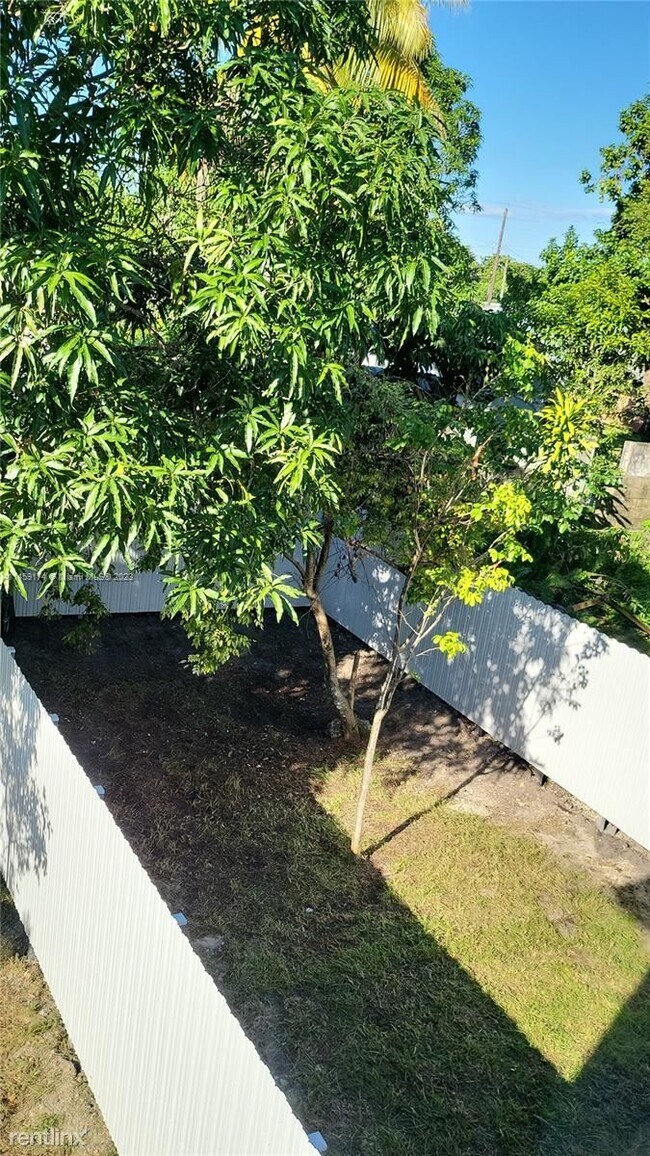 Building Photo - 3 br, 2 bath House - 3055 NW 58th Street #1