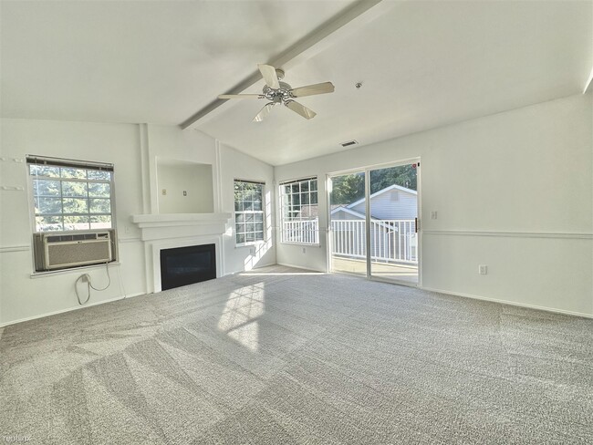 Building Photo - 2 br, 2 bath Condo - 25235 Southeast Klaha...