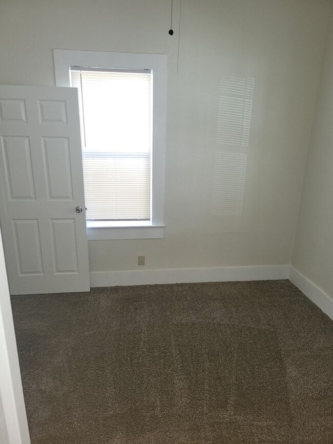 Building Photo - 2BR/1BA House for $1950 Rent and $1950 Deposit