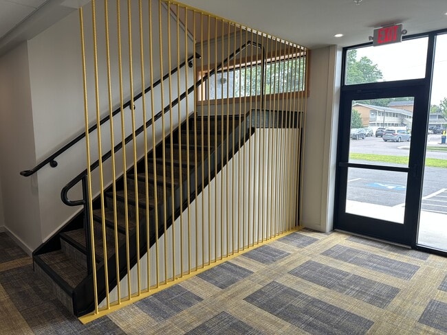 Building Photo - 4 Laurel Hill Dr