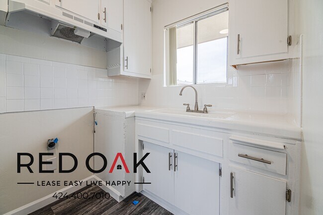 Foto del edificio - 10920 Ramona Blvd