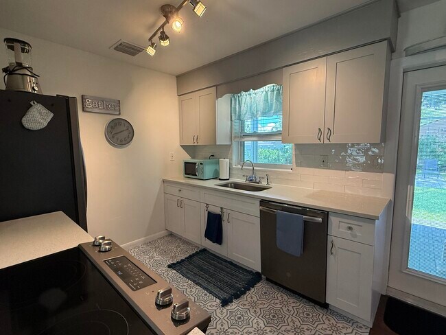 Building Photo - 4107 Garden Ave