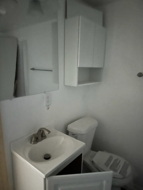 Foto del edificio - 1073 W 27th St