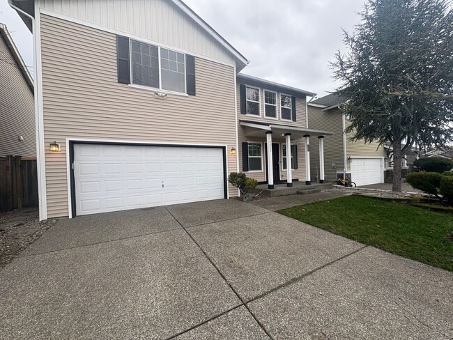 Foto del edificio - Charming 3-Bedroom, 2.5- Bath Home with New Roof, Modern Updates & Spacious Fenced Backyard in a ...