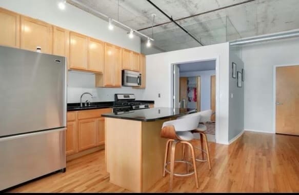 Building Photo - 6 S Laflin St
