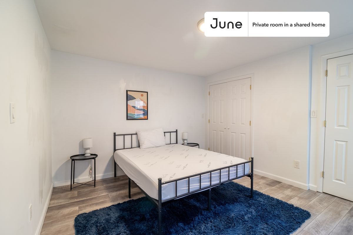 Private bedroom in 5 bed/2 bath Home - Private bedroom in 5 bed/2 bath Home