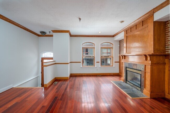 Building Photo - 1011 S Decker Ave