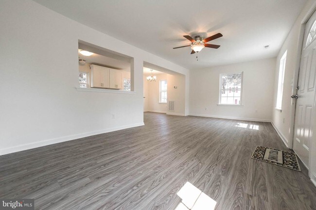 Foto del edificio - 46720 Midway Dr