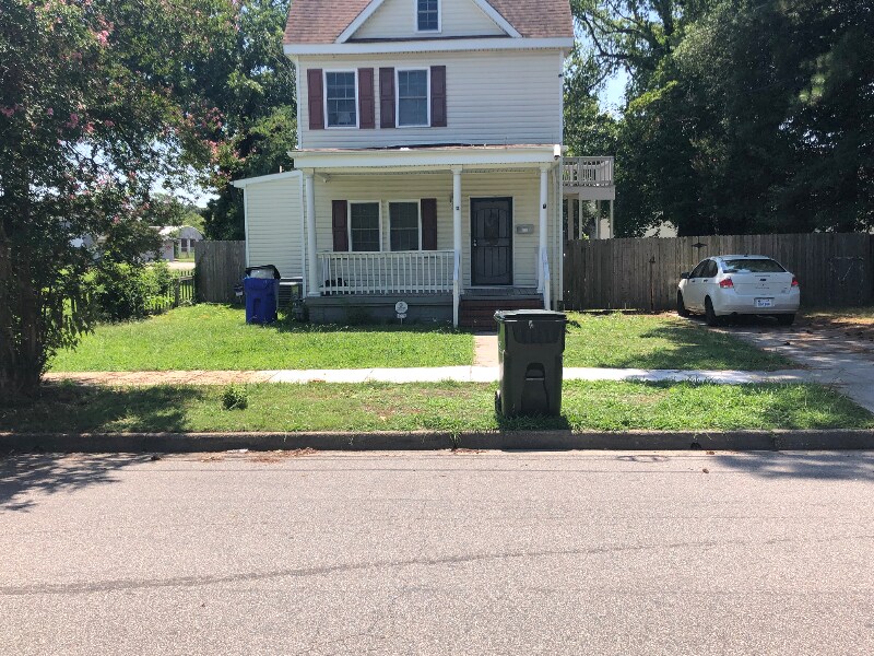 Foto principal - 1215 W 27th St