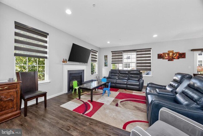 Foto del edificio - 271 Fairfield Cir W