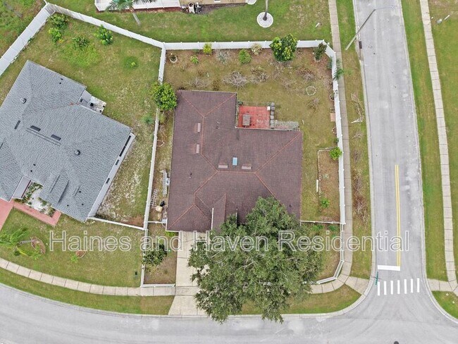 Foto del edificio - 413 Marlberry Leaf Ave