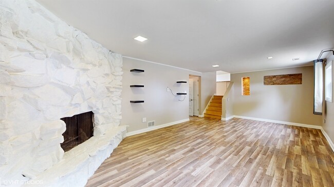 Building Photo - 8029 W 90th St