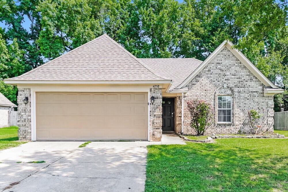 Foto principal - 4258 Ravenwood Dr N