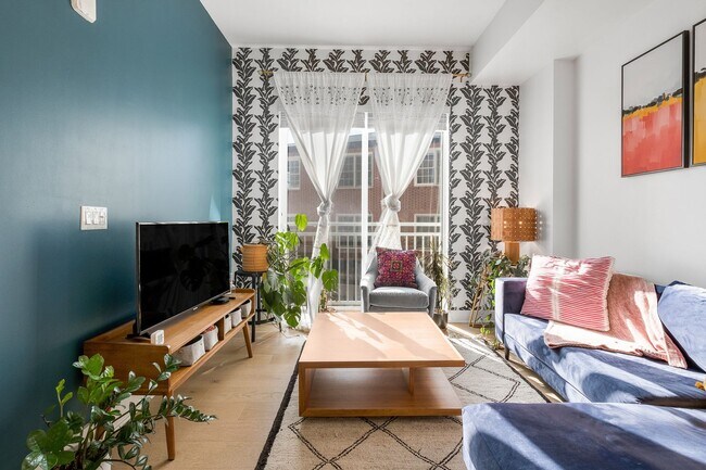 Building Photo - Charming 1 BR + 1 Den/1 BA in Shepherd Park!