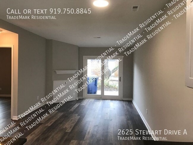 Building Photo - 2625 Stewart Dr