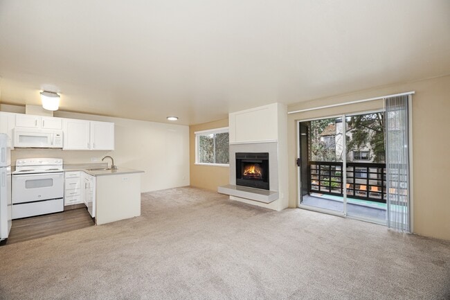 Building Photo - Sutter's Square