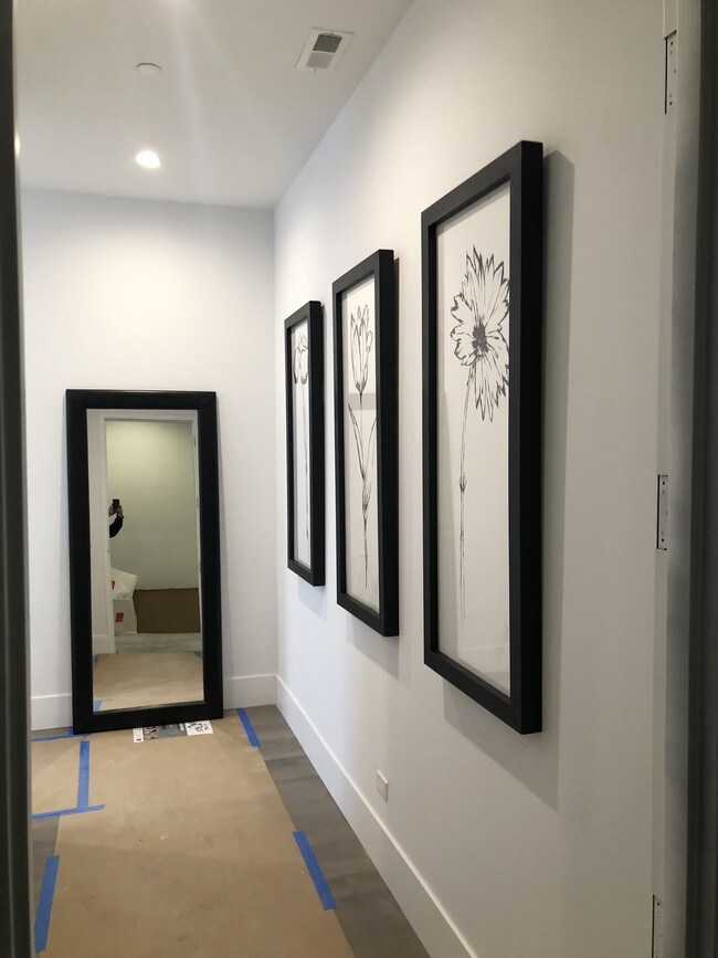 Foto del edificio - 2353 W Wabansia Ave