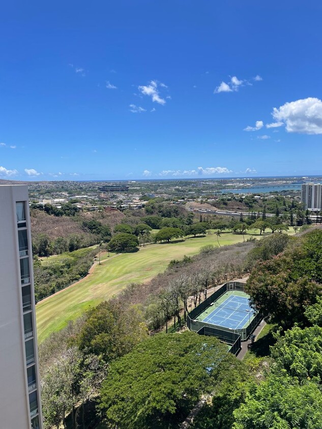 Foto principal - Colonnade on the Green 3 bedroom unit