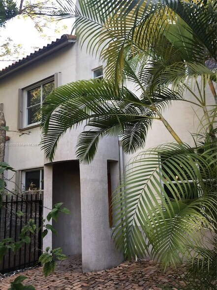 Foto del edificio - 3051 Center St