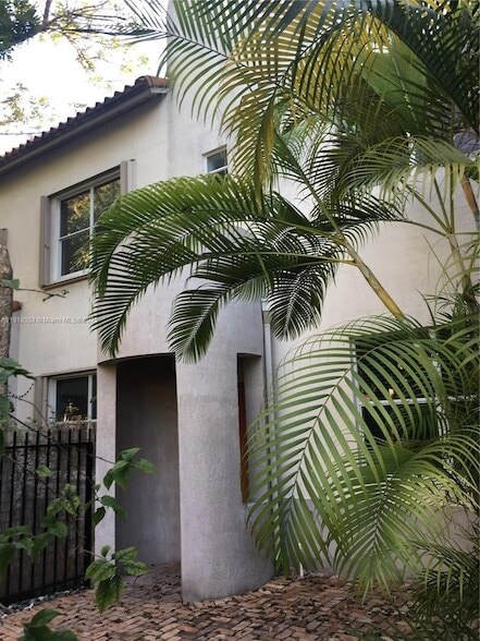 Photo - 3051 Center St Apartment