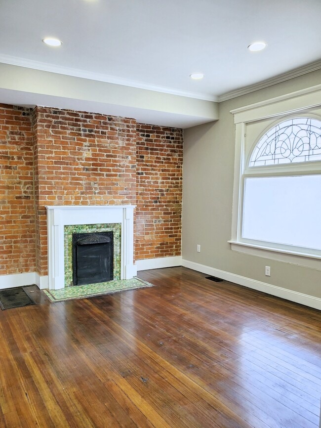 Living Room - 991 Parsons Ave
