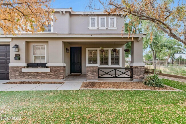 Building Photo - 2537 E Ivanhoe Ct