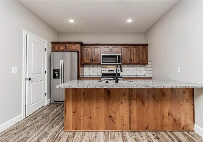 Foto del edificio - New Rental Available Late January – Beautiful 3 Bedroom Duplex