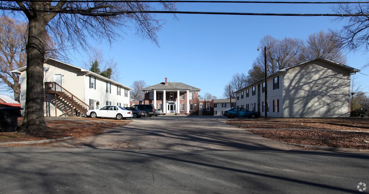 Foto principal - 119 N Ireland St
