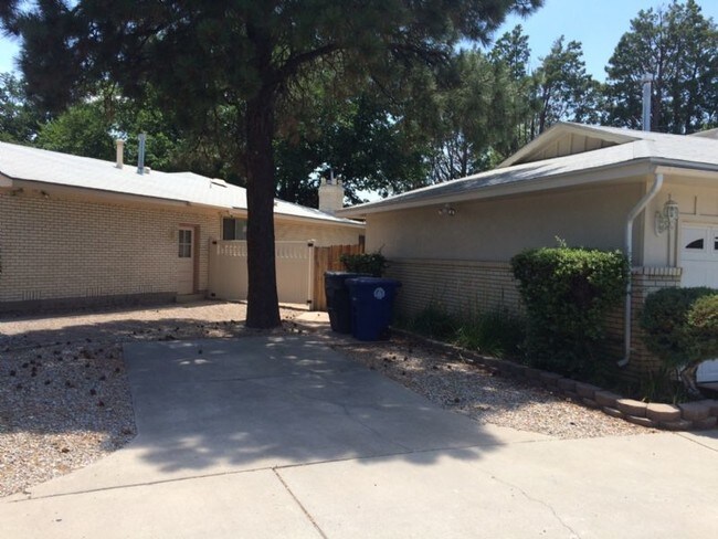 Building Photo - 3417 Groman Ct NE