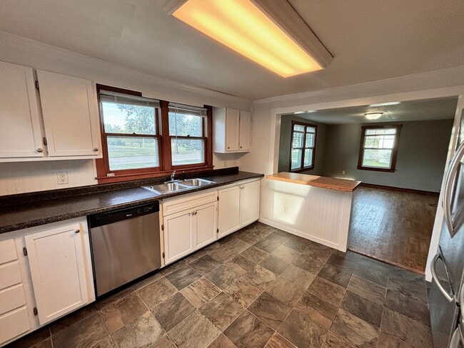 Building Photo - 926 Maiden Ln