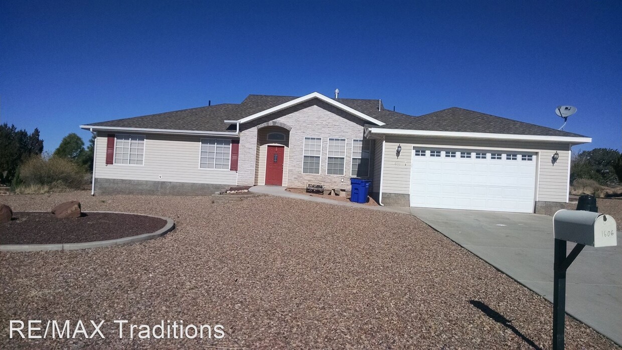 Primary Photo - 3 br, 2 bath House - 1606 W. 7th South