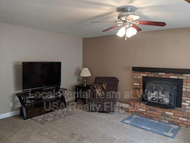 Building Photo - 1391 N Indian Valley Way