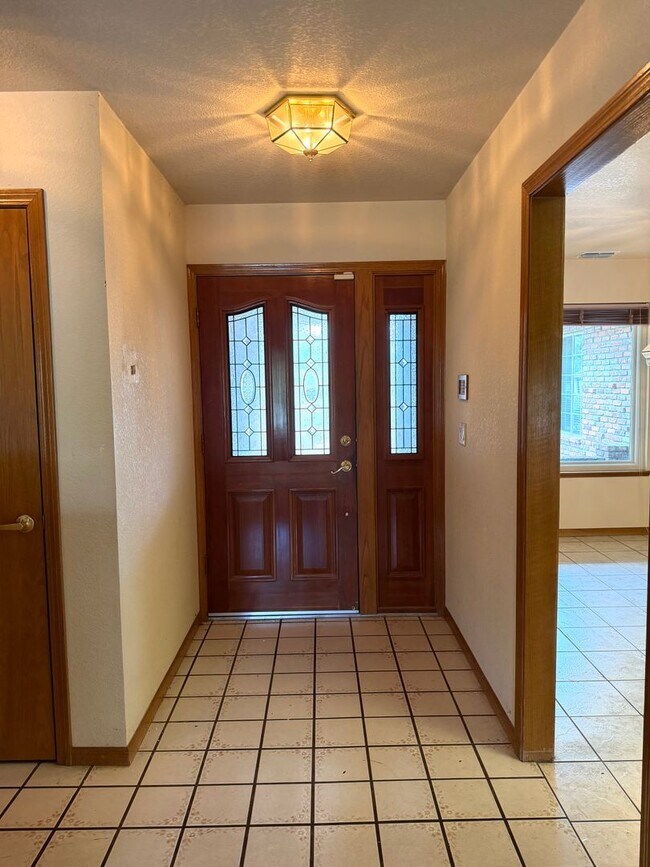 Building Photo - 5523 Freeman Cir