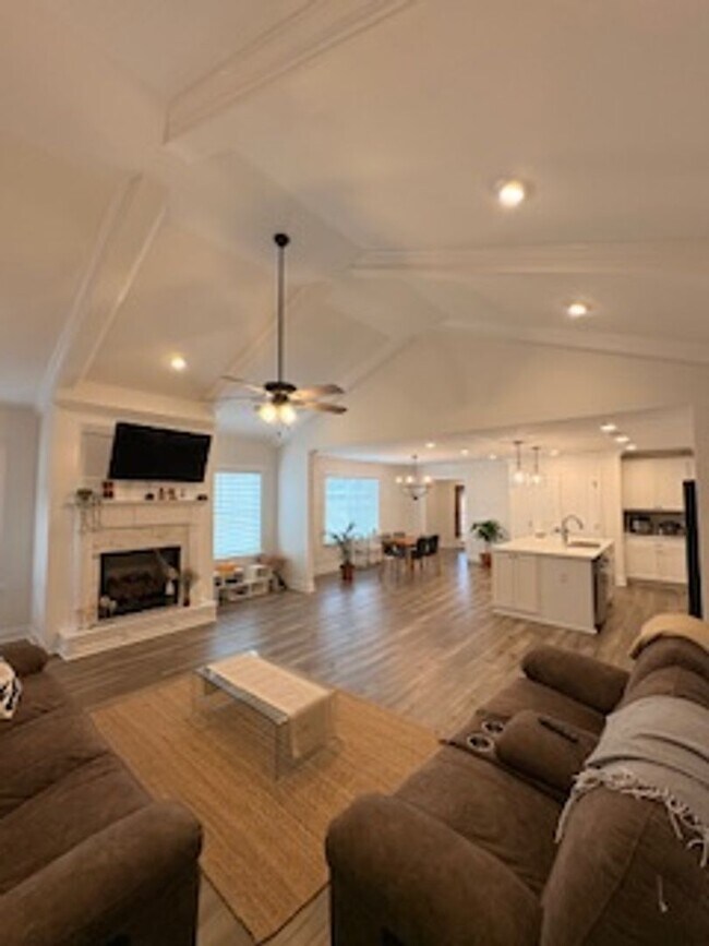 Foto del edificio - Available March!