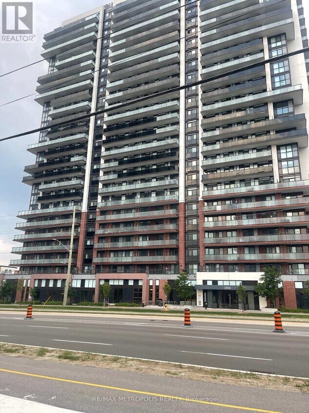 Photo principale - 2545-2545 Simcoe St N