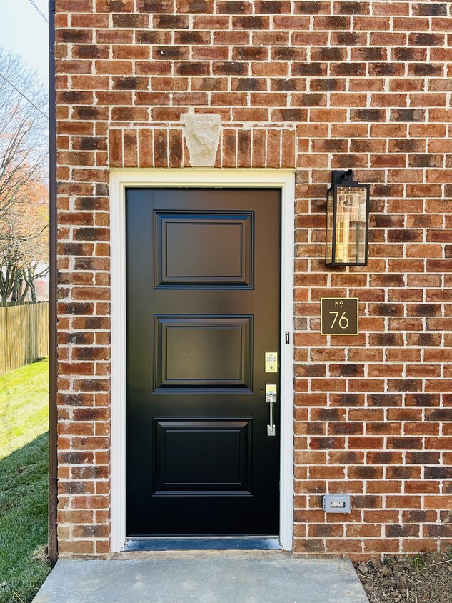 Foto principal - 70 St James Ct