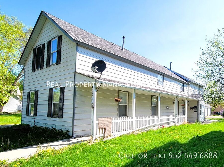 Primary Photo - 412 N Cedar St