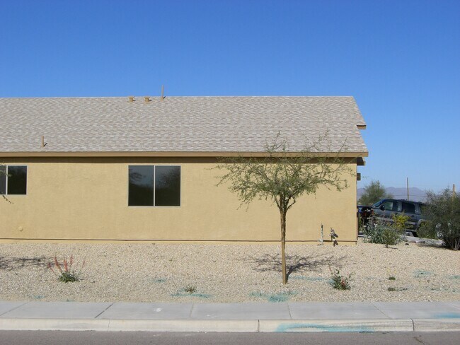Building Photo - 4042 E Big Game Pl