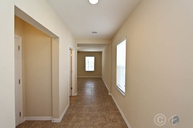 Building Photo - 16125 Starling Crossing Dr | FishHawk Ranch