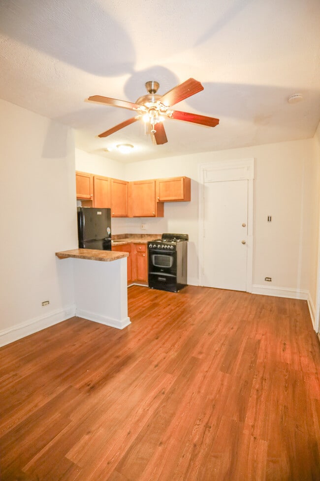 Building Photo - 5210 S Woodlawn Ave