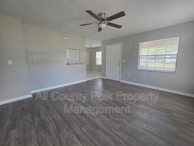 Foto del edificio - 220 S Eastside Dr