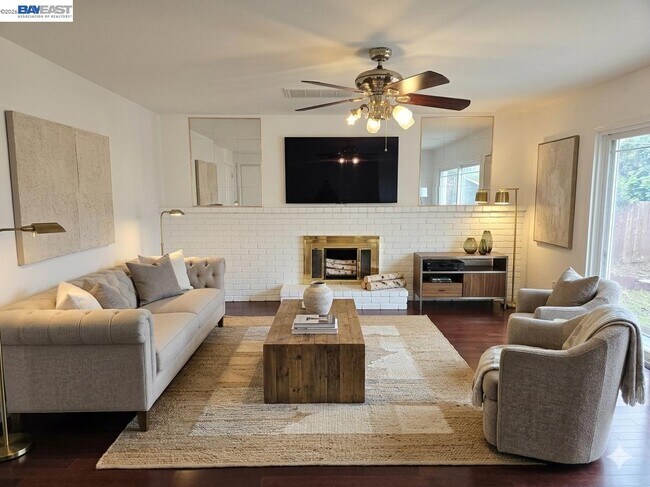 Foto del edificio - 34 Kingswood Dr